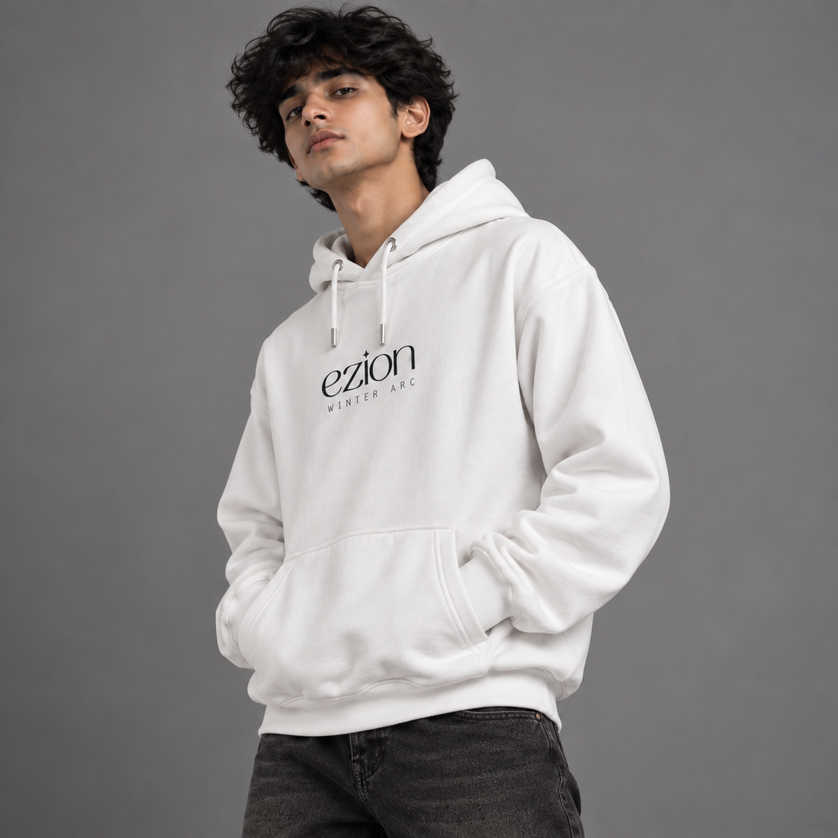EZION WINTER ARC HOODIE — White