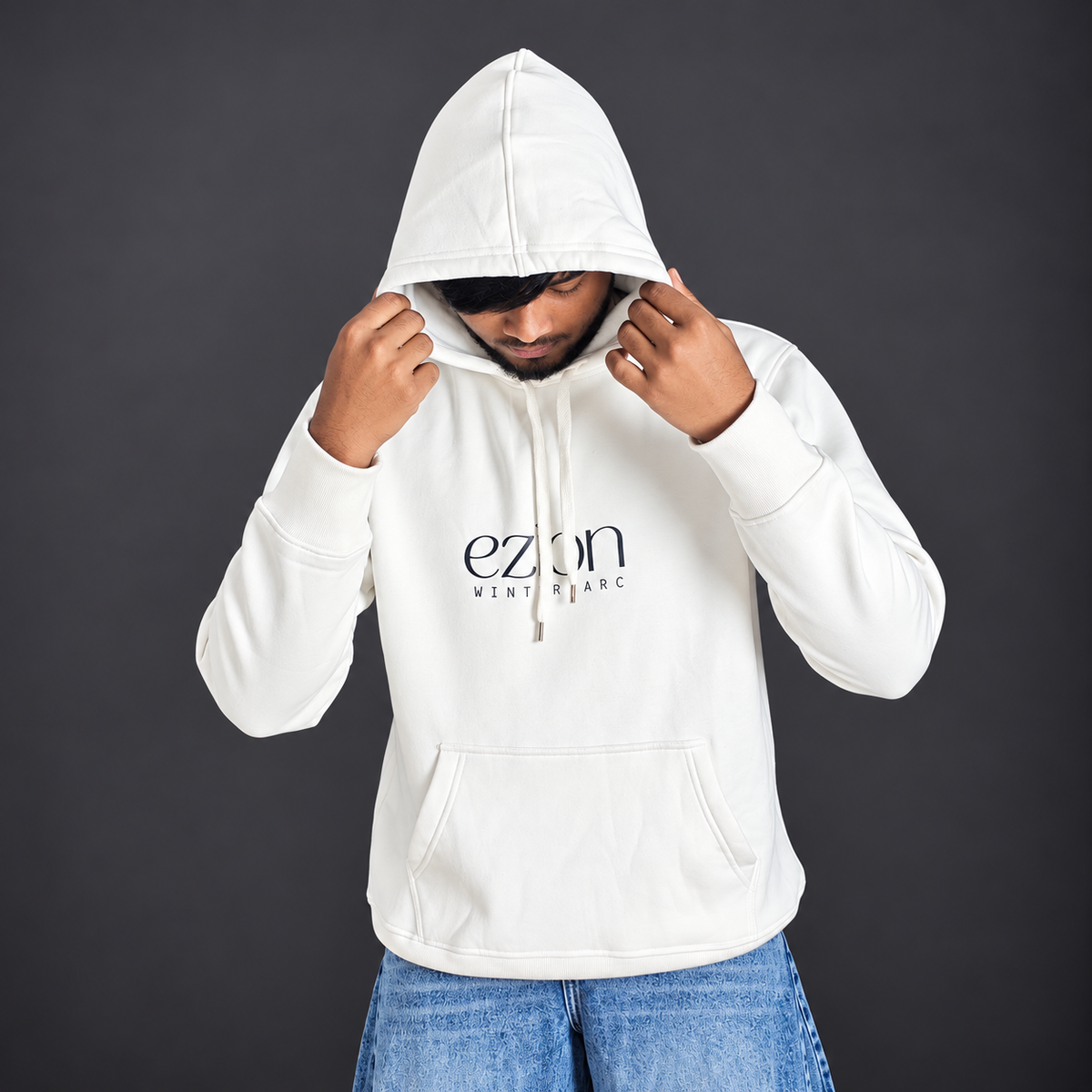 EZION WINTER ARC HOODIE — White