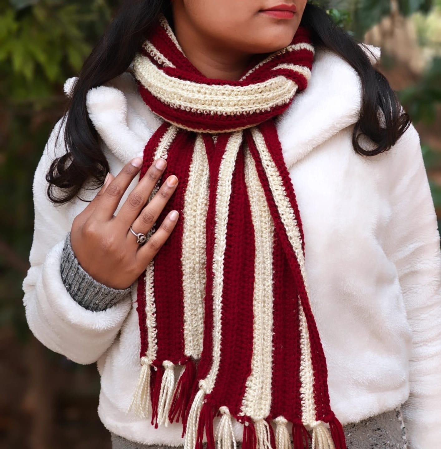 Classic Varsity Striped Crochet Scarf – Burgundy & Cream Hand-Knit Style Winter Muffler